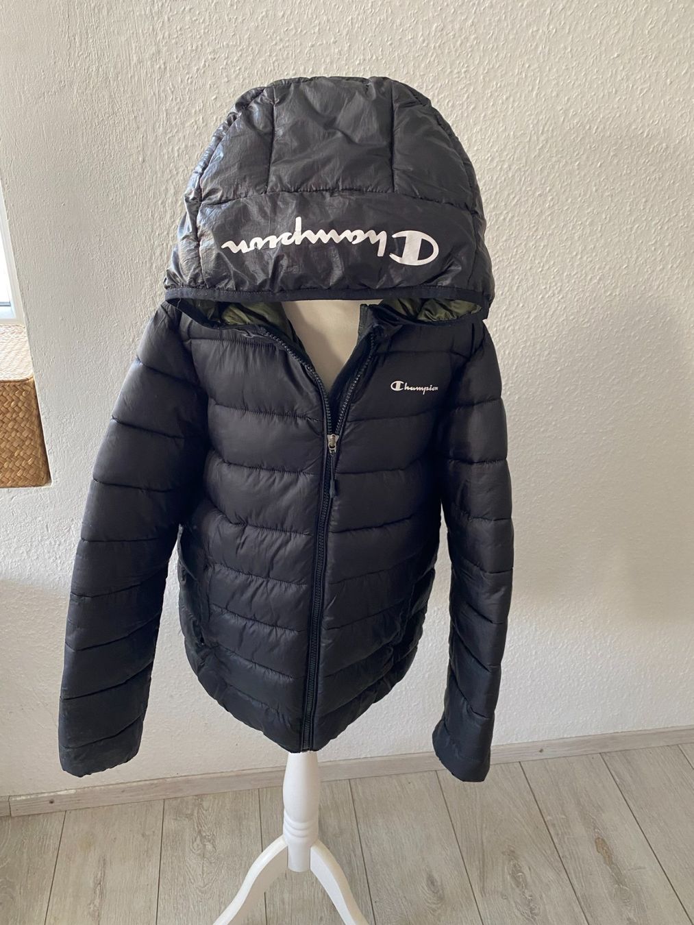 Champion Giacche: Winterjacke Champion Gr. 146-152 – Usato da Stetten SH venduto da bijoux18 1
