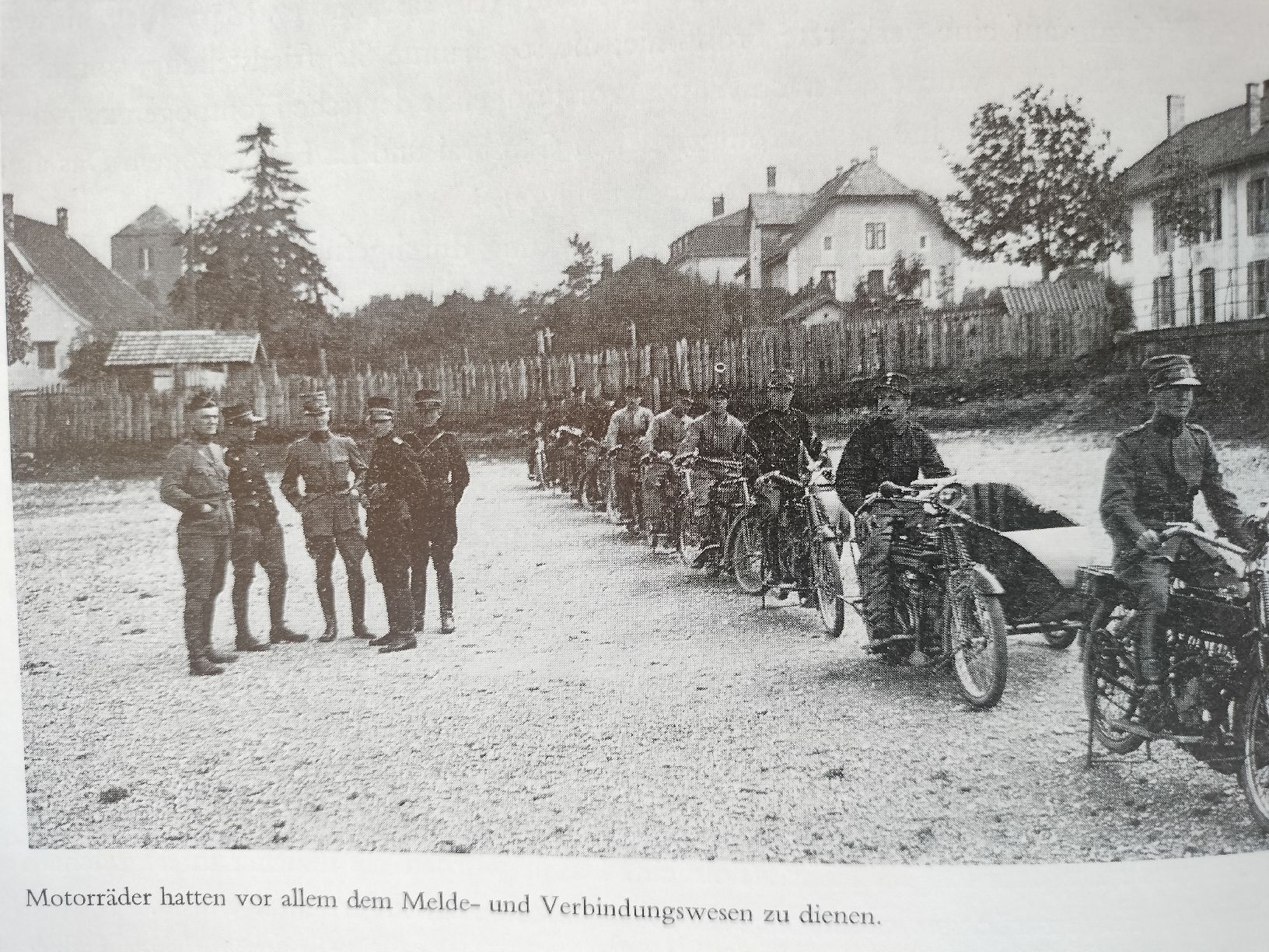 Libri: Schweizer Armee Militär Buch von 1970 – Usato da Schwanden Sigrisw venduto da pho_2mc9 9