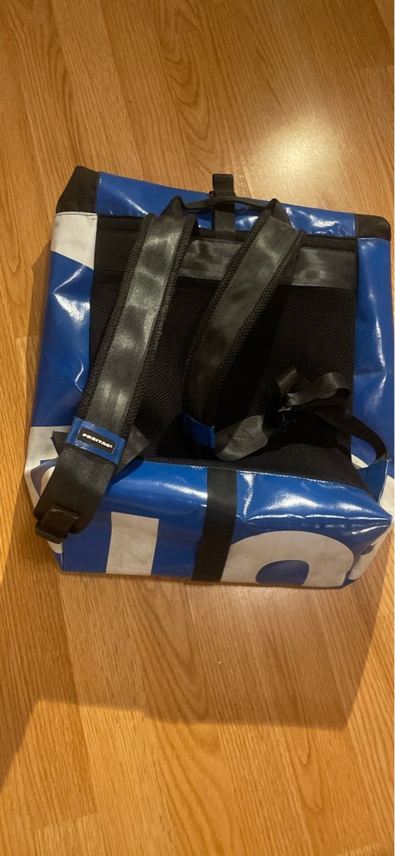 Freitag Zaini: Freitag Rucksack Clapton – Usato da Münsingen venduto da sta_w69n 1