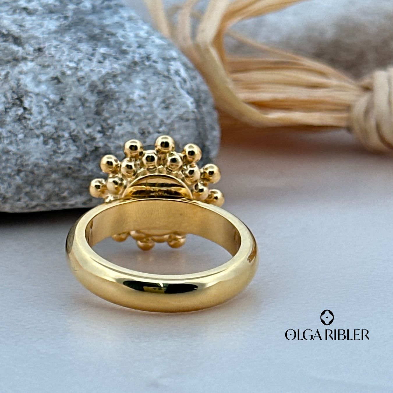 Olga Ribler Anelli: Edelstahlring mit grauem Mondstein, Gr. 52 – Nuovo (secondo la descrizione) da Luzern venduto da MonikaS03 5