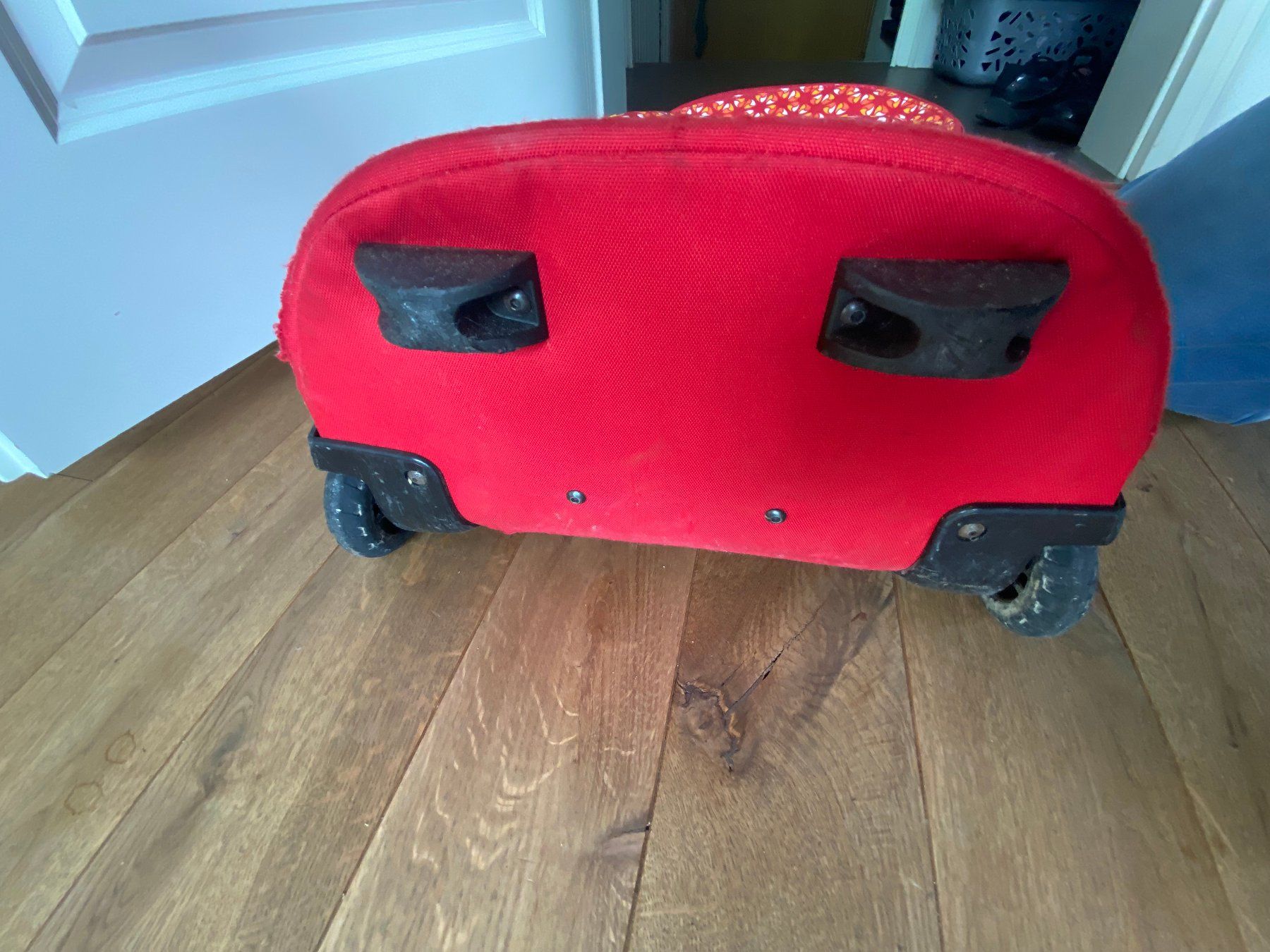 Valigie: Kinderrollkoffer mit Necessaire – Usato da Windisch venduto da Salat8 2