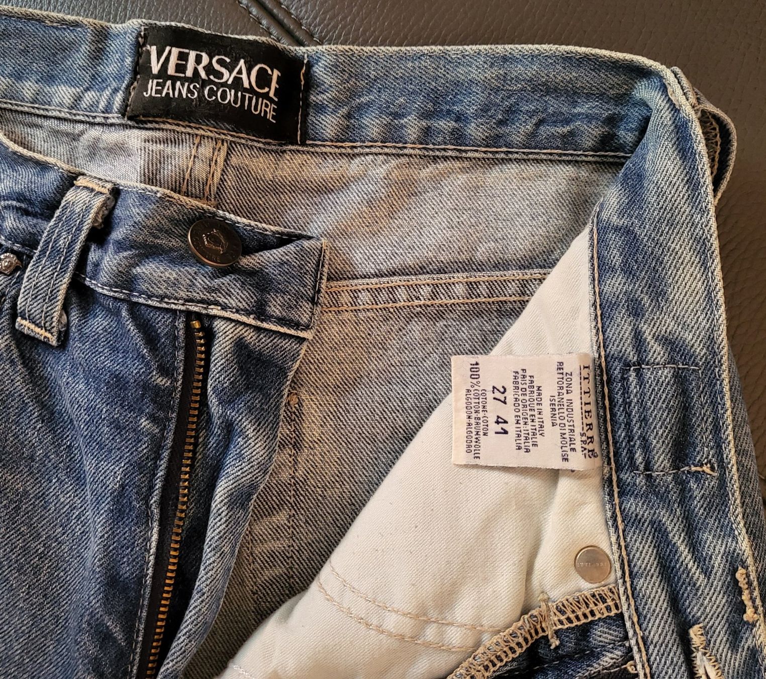 Versace Jeans: Jeans Versace Jeans Couture authentiques, taille 27. – Gebraucht aus Neuchâtel von wikit 3
