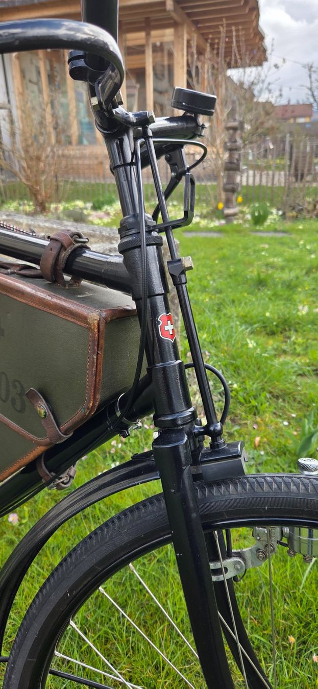 Schweizer Armee Biciclette: Militärvelo mit Rahmentasche – Usato da Strengelbach venduto da fah09 6