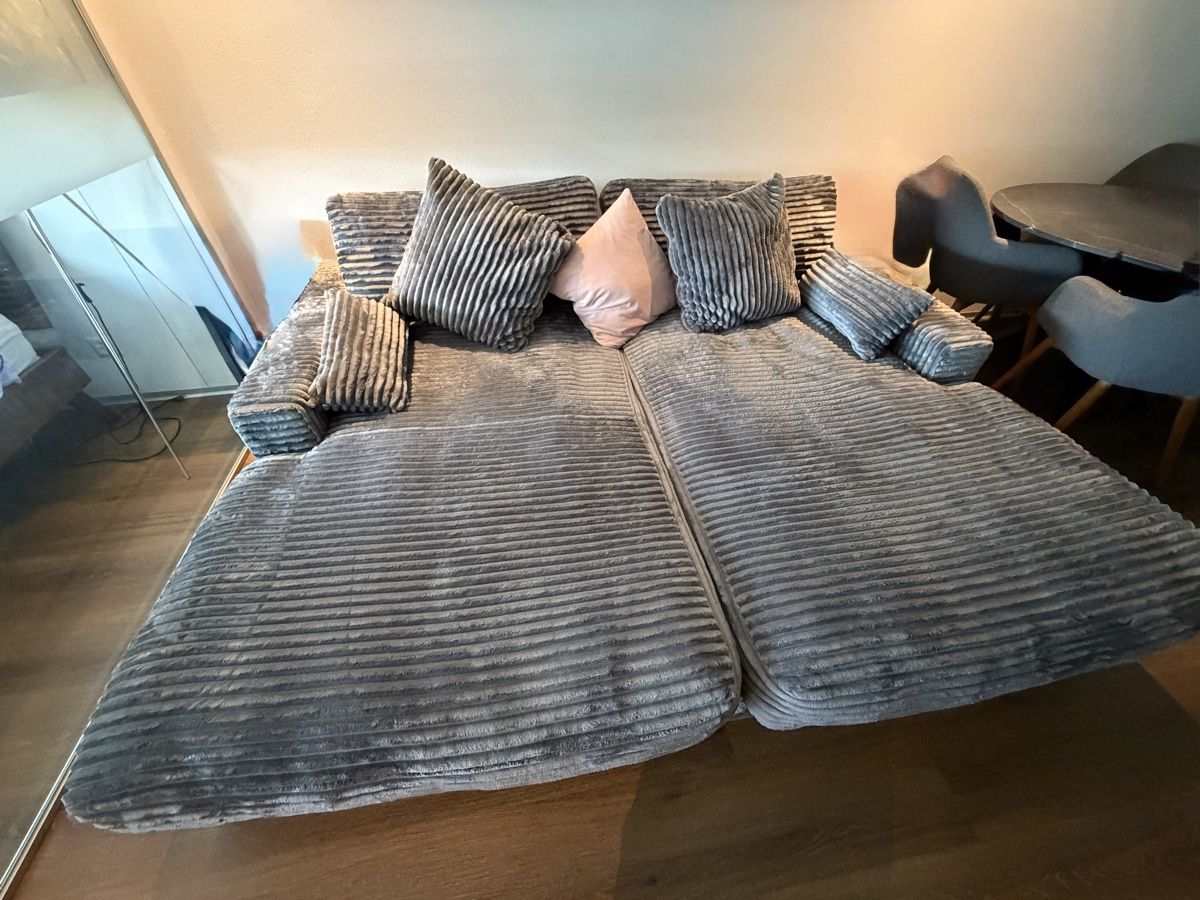 Sofas: BIGSOFA ZUM VERKAUFEN – Gebraucht aus Pfäffikon ZH von des_kt2p