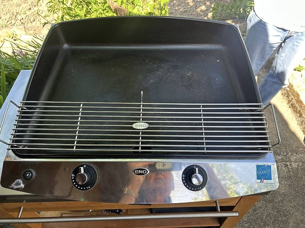 Griglie: Plancha à gaz yc meuble et accessoires – Usato da Châtelaine venduto da fre_w976 1
