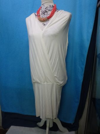 S OLIVER JERSEYKLEID WEISS GR M RAFFKLEID AM BUND NEUWERTIG