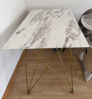 Beliani-Moderner Marmoroptikesstisch mit Gold-Beinen ✨