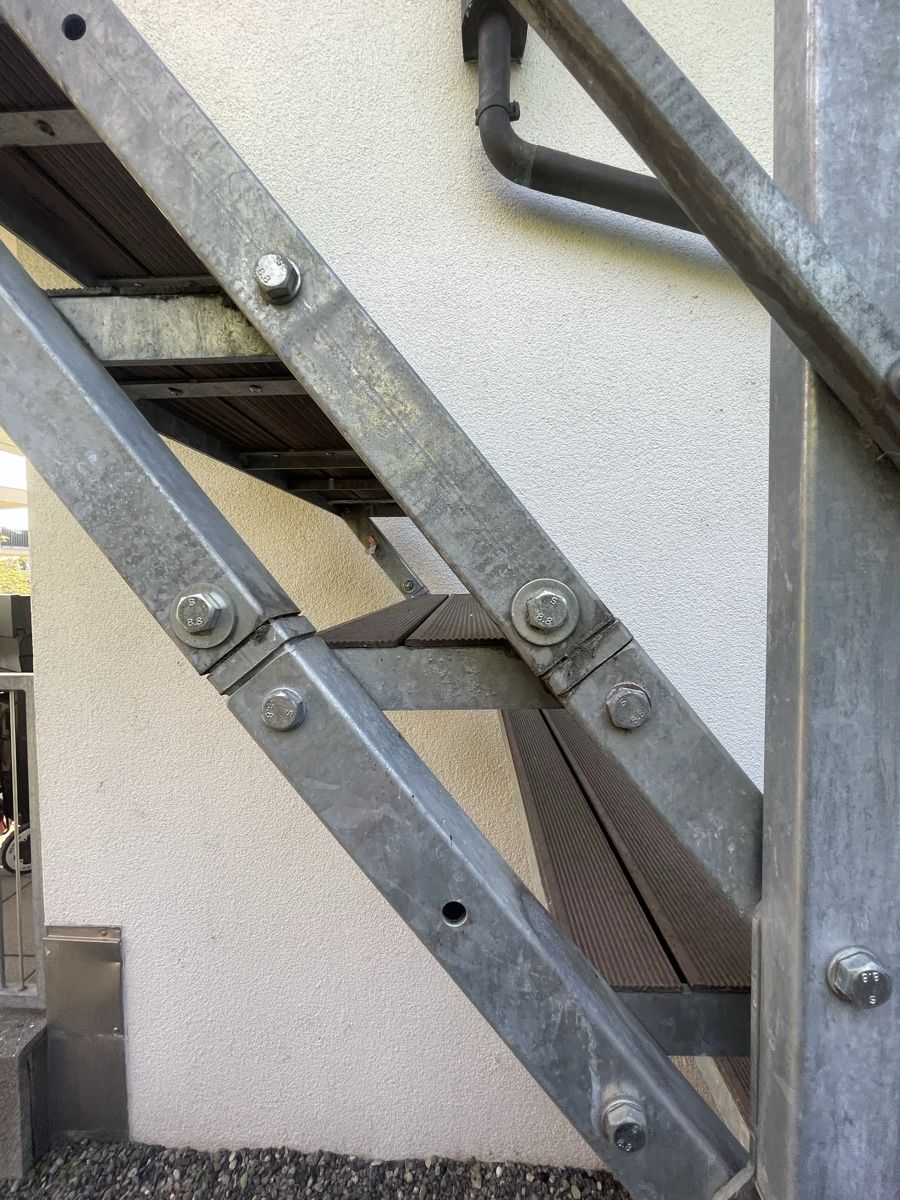 Scale: AUSSENTREPPE VERSTELLBAR – Usato da Küssnacht am Rigi venduto da Koala73 9