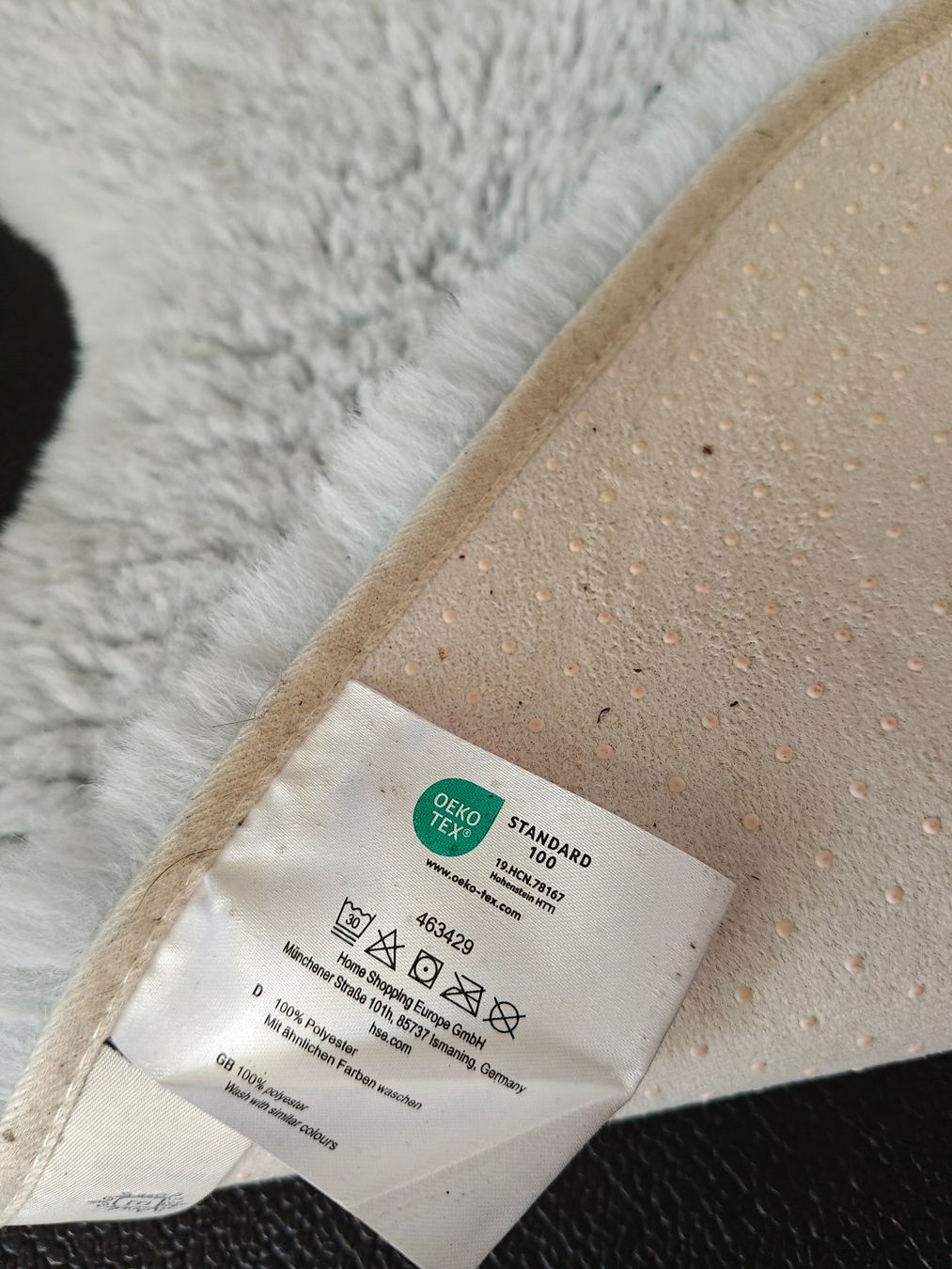 Tappeti: Fellteppich und Kissen hellblau – Usato da Basel venduto da jos_2z5q 3