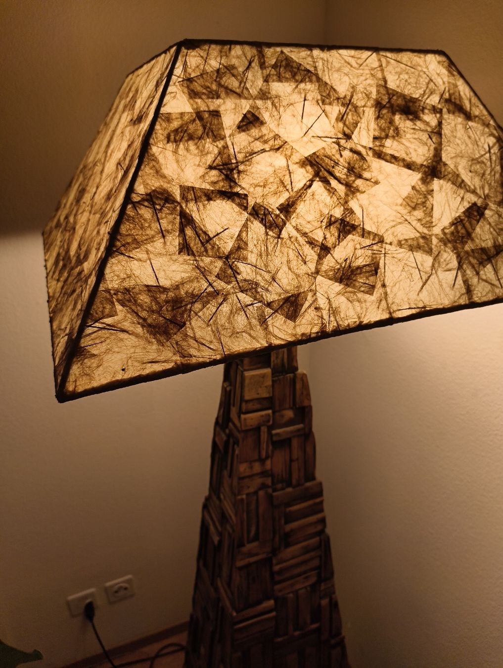 Lampes: Holz Stehlampe, sehr einzigartig. – D'occasion à Dornach par luk_q85c 1