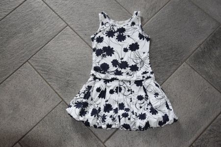 Mädchen Kleid Jottum gr. 128 (8 J.)