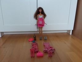 Barbie mit Kleider, Schuhe und Hund