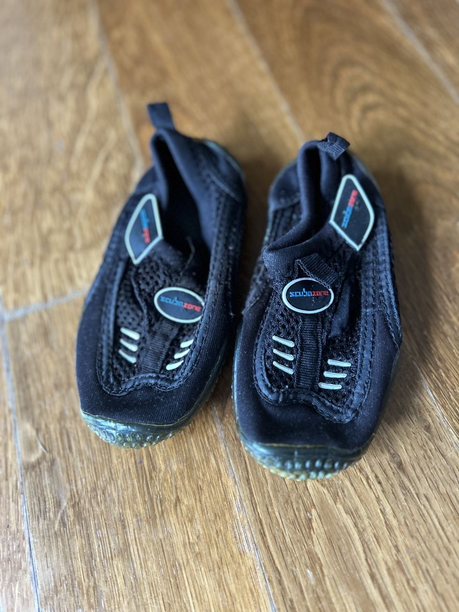 Schuhe für Jungen: Scuba Badeschuhe Gr. 26 – Gebraucht aus Birmensdorf ZH von LXro 1