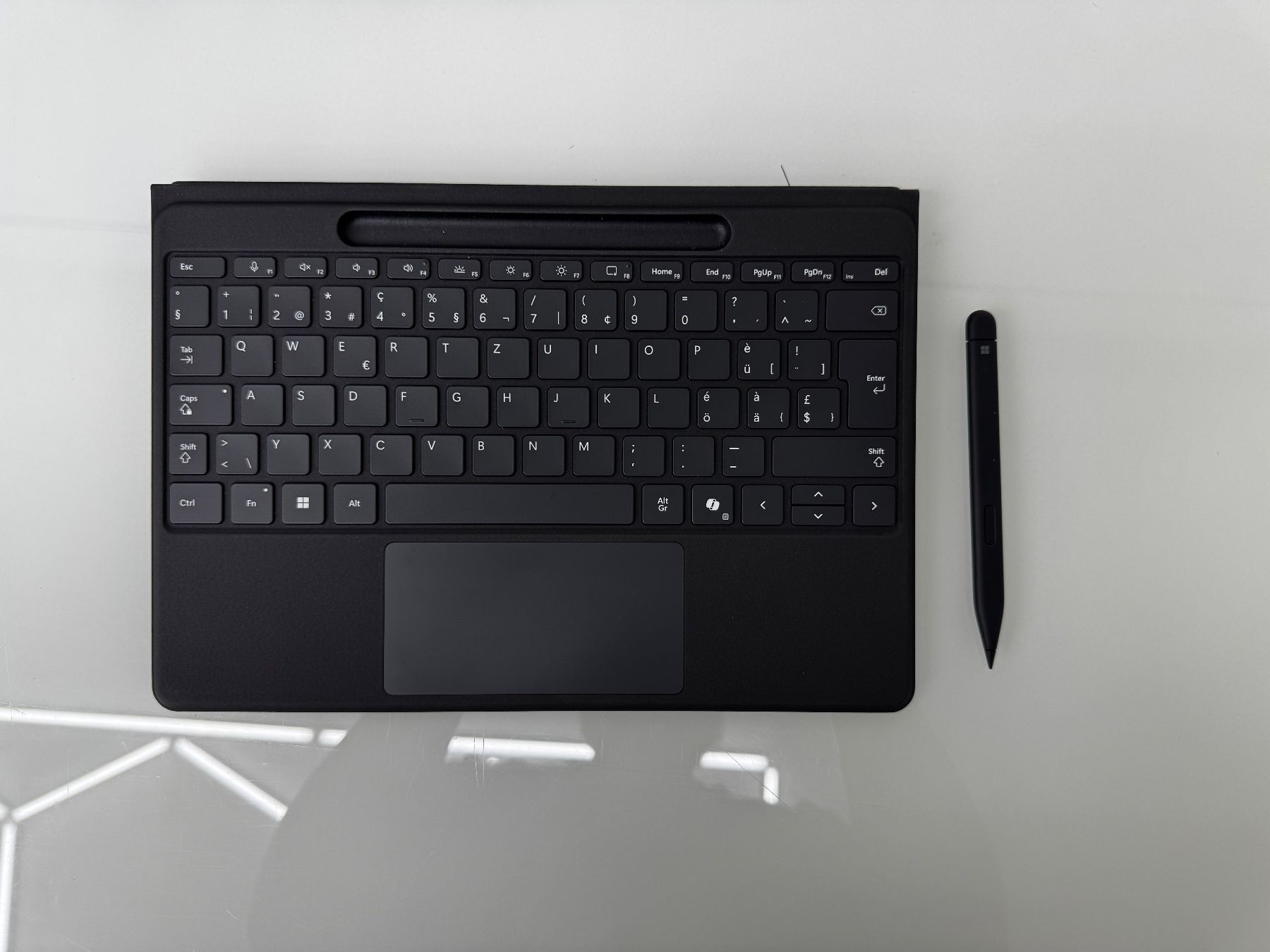 Microsoft Tablet PC: Microsoft Surface Pro 10 i7 Ultra, 16GB RAM – Neu (gemäss Beschreibung) aus Au ZH von MSx2_Shop 9