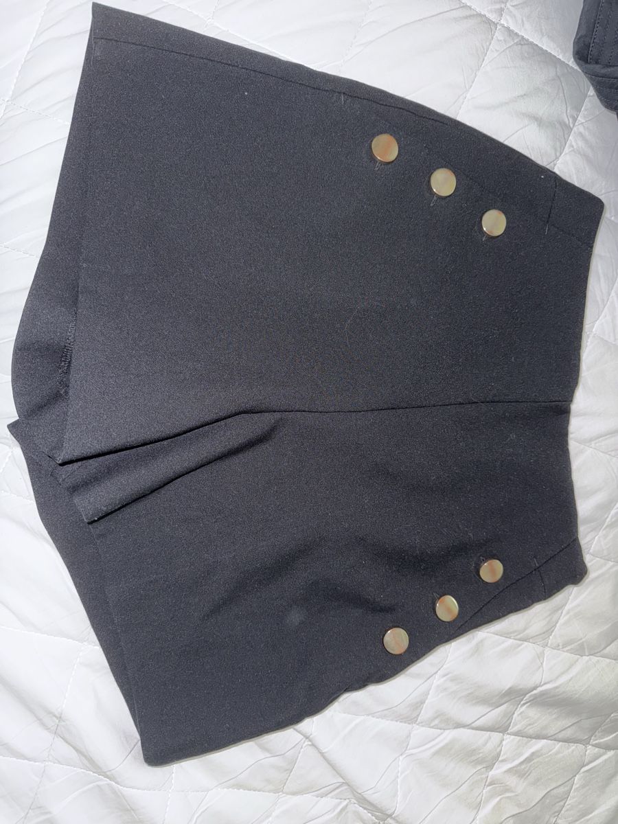 Zara Pantaloni: Zara Shorts – Usato da Winterthur venduto da yar_dpp8