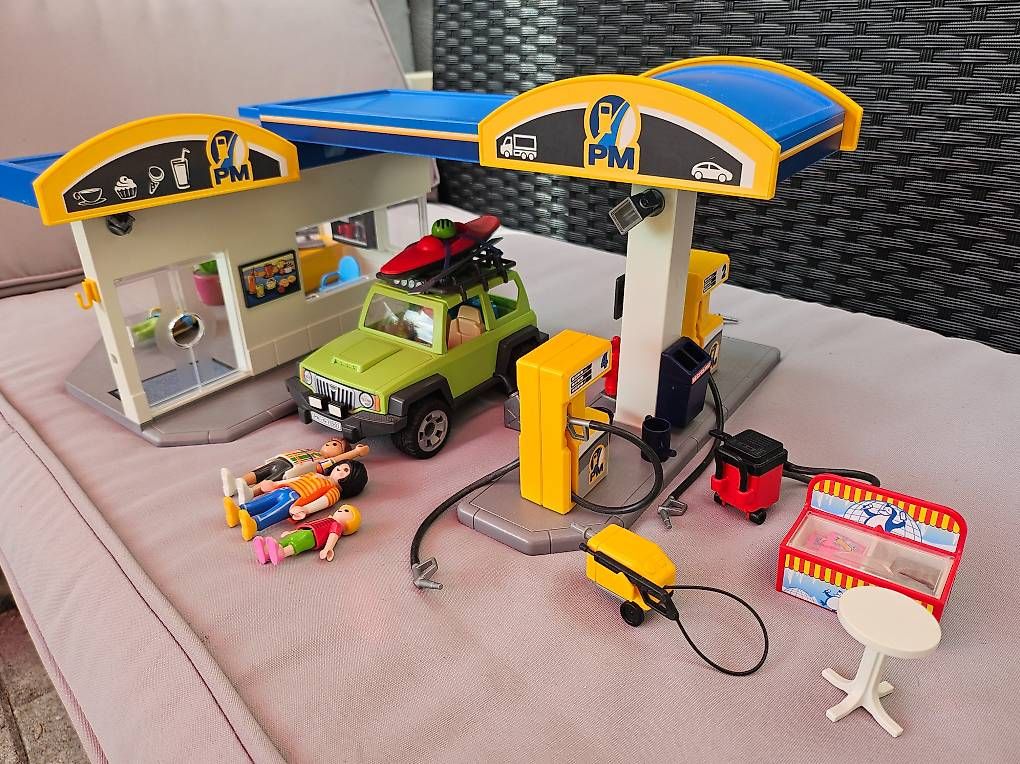 Spielzeuge: Playmobil grosse Tankstelle – Gebraucht aus Sennhof von Venus84 2