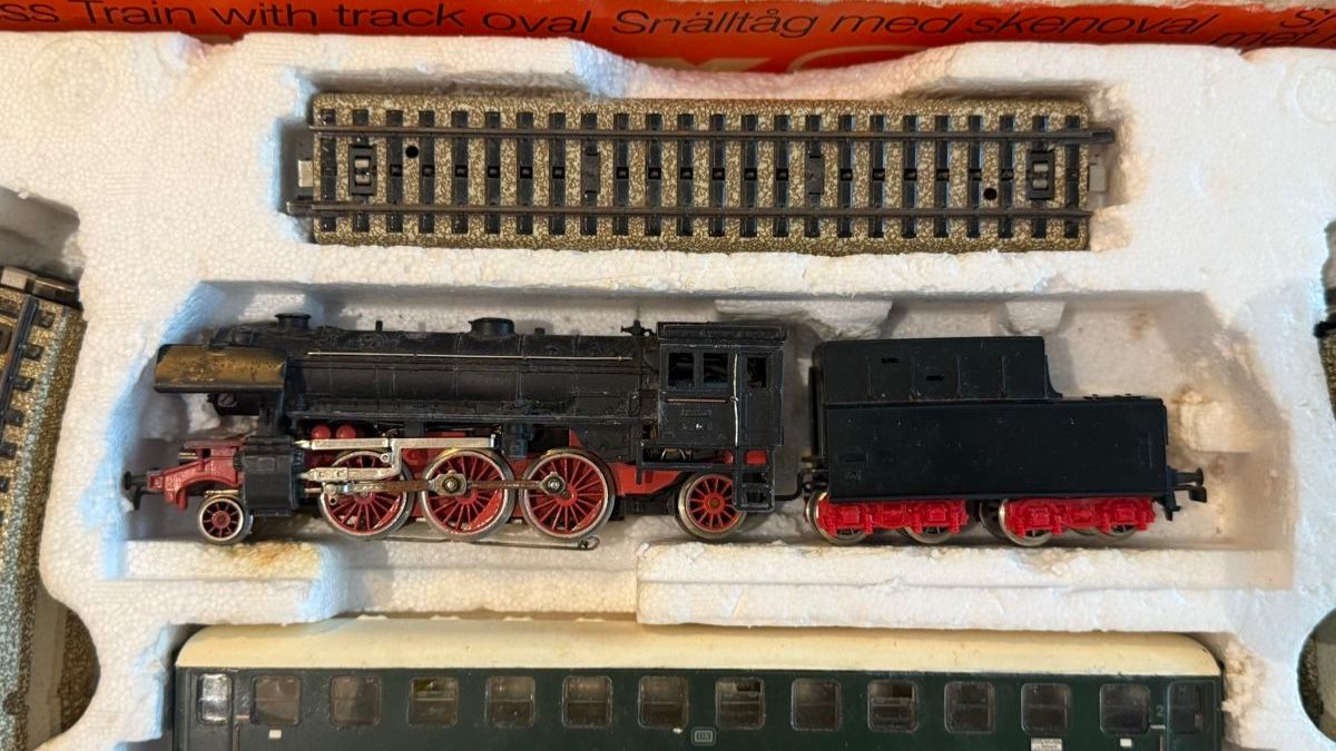 Märklin Modellini di ferrovie: Märklin Modelleisenbahn als Set – Usato da Udligenswil venduto da Renten 2