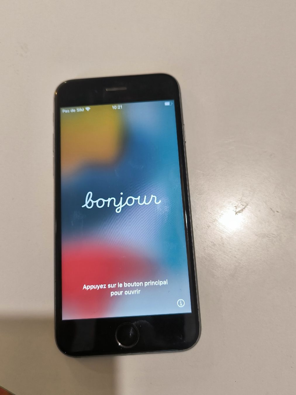 Apple Portables: iPhone 6S blocked Apple  – D'occasion à Riaz par vanucaptures