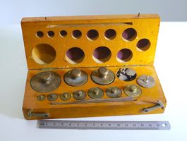 SEHR RAR VINTAGE KOMPLET FEINGEWICHTE IN ORIGINALHOLSCHATULE