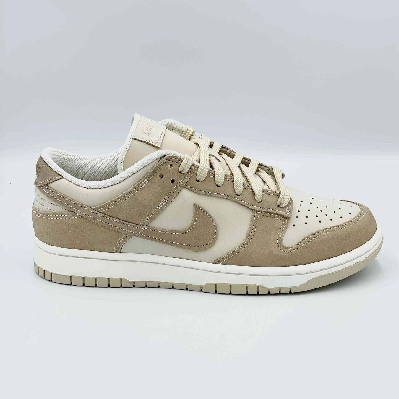 Nike Scarpe da uomo: Nike Dunk Low Sand Drift / Beige EU 42 – Nuovo e nell'imballaggio originale da Erlinsbach venduto da sasneakers 1