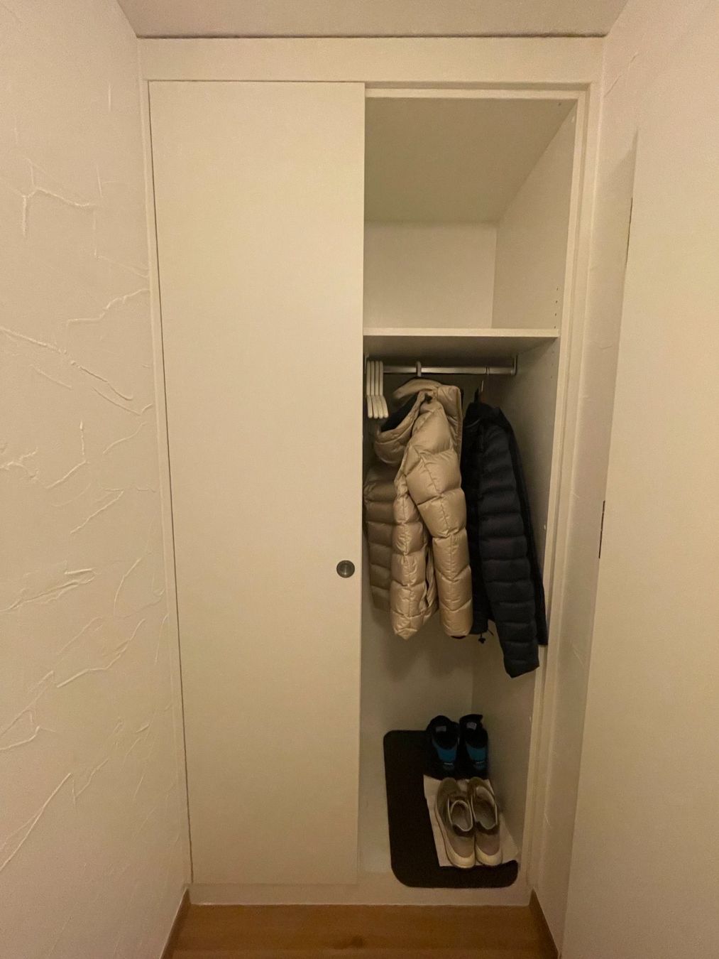 Porte manteau: Einbaugarderobe weiss – D'occasion à Oberägeri par samoth_b2f7