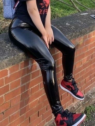 H&M Leggings: Vinyl SeXy Lack Leggings M – Neuf avec emballage d'origine à Uetendorf par Stoun