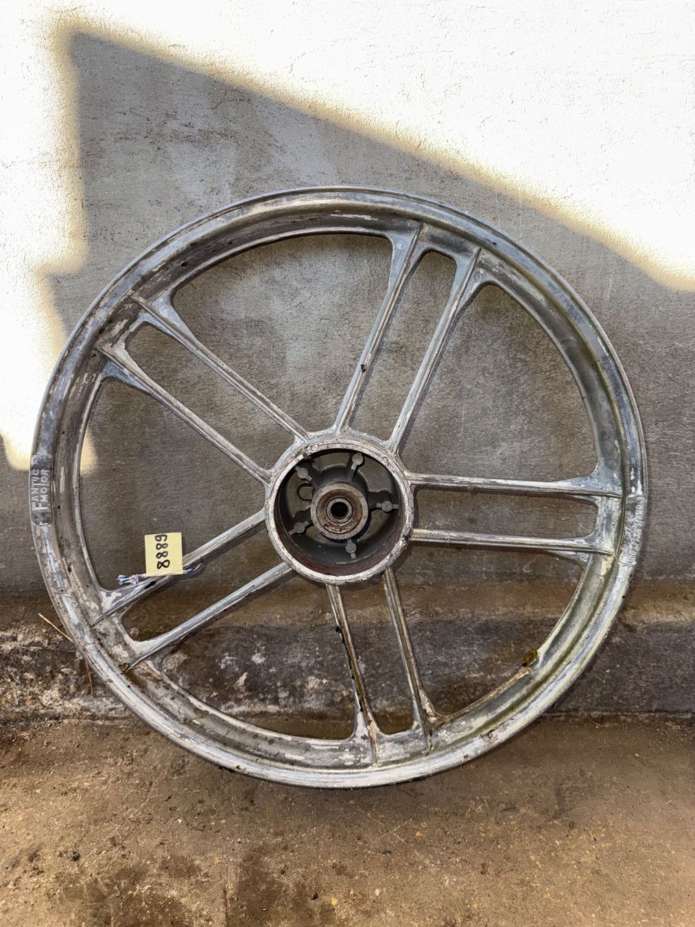 Fantic Parti ricambio per ciclomotori: Fantic Mofa Gussfelgen Vorderrad – Usato da Fahrni b. Thun venduto da berger_tuning34 1