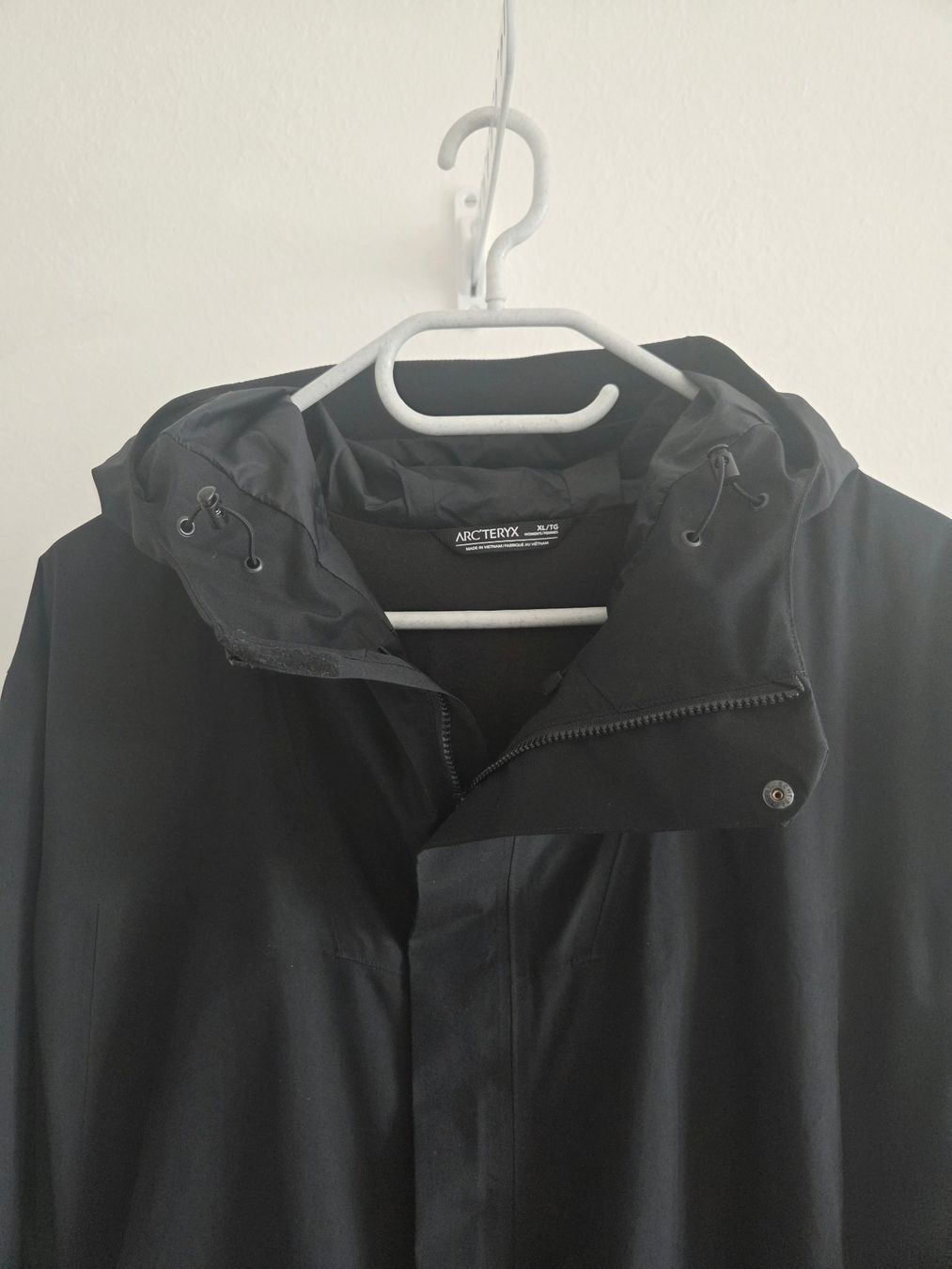 Arcteryx Mäntel: Regenmantel von Arc'teryx schwarz – Gebraucht aus Oberrieden von Smart570 2