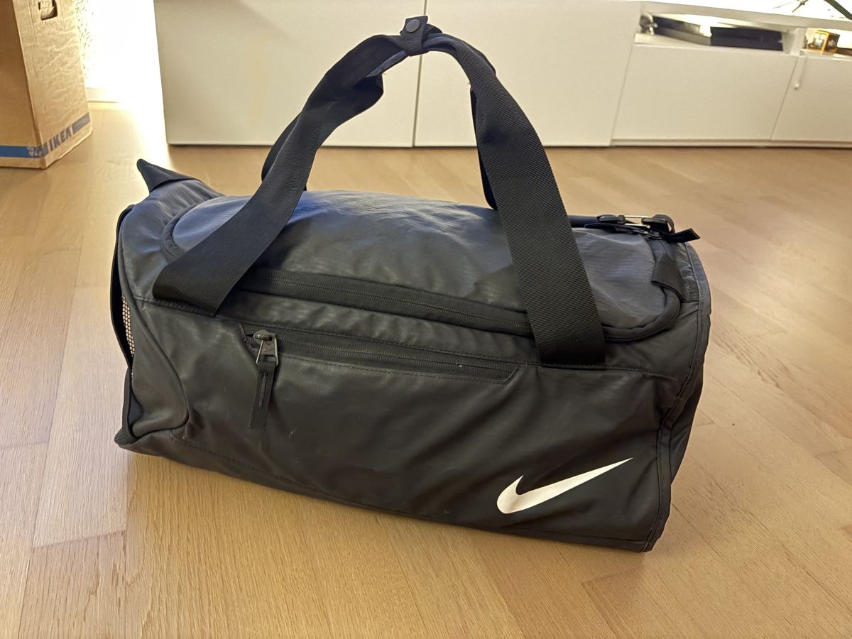 Nike Taschen: Nike Sporttasche – Neu (gemäss Beschreibung) aus Niederrohrdorf von jen_f6cj