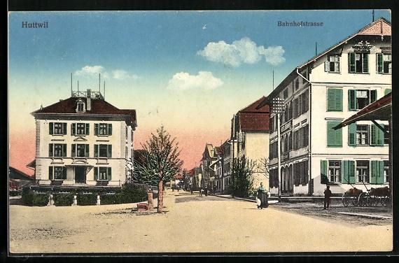 Cartoline postali: Huttwil, Bahnhofstrasse mit Wohnhäusern – Usato da Berlin venduto da bartko-reher