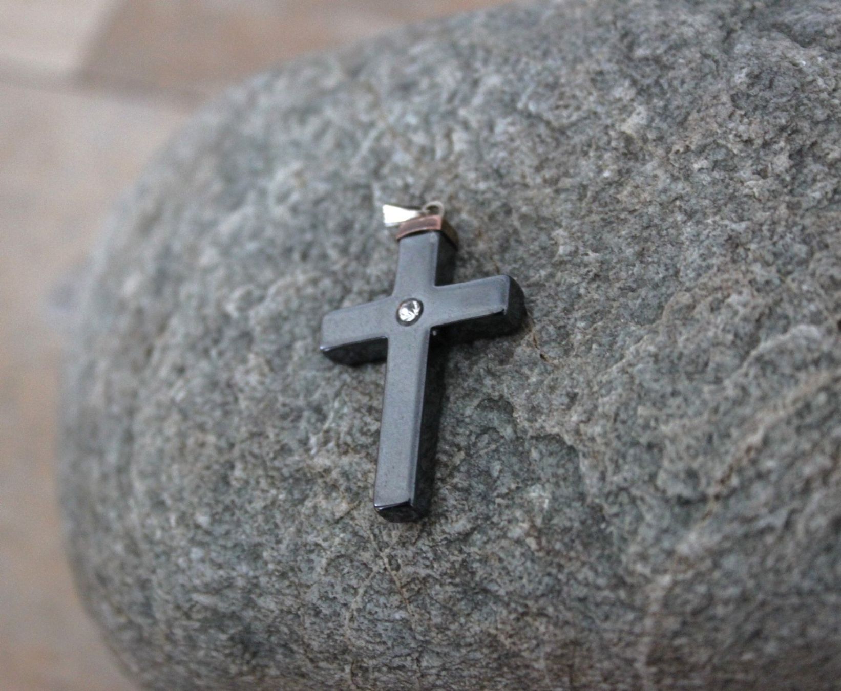 Ciondoli: Schmuck-Anhänger / Hämatit Kreuz – Usato da Otelfingen venduto da Jupi07 2