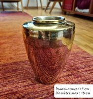 Vase en métal vieilli