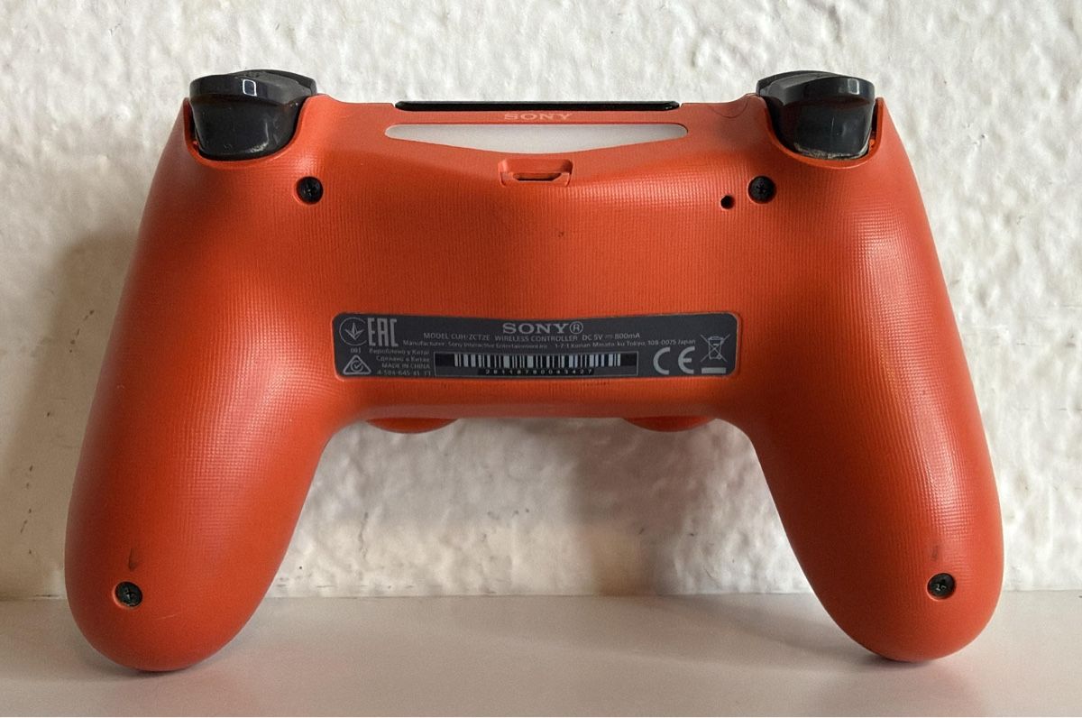 Sony Controller: PS4 Controller - Transparent Red 🎮 – Gebraucht aus Ehrendingen von bubulence 1