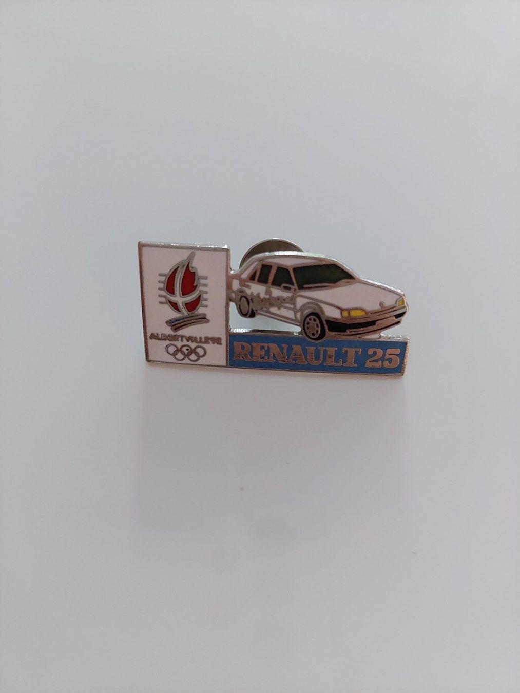 Renault Placchette & Badge: Pin Renault 25 – Usato da Köniz venduto da Pinscollect