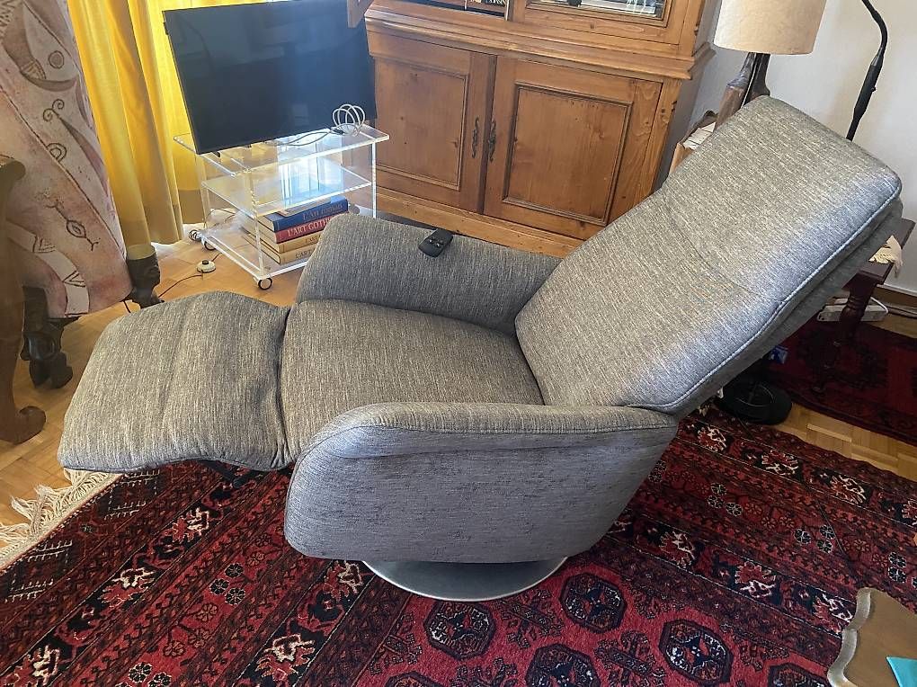 Sessel: Fauteuil électrique – Gebraucht aus Collex von Anne-FrancoiseManriq
