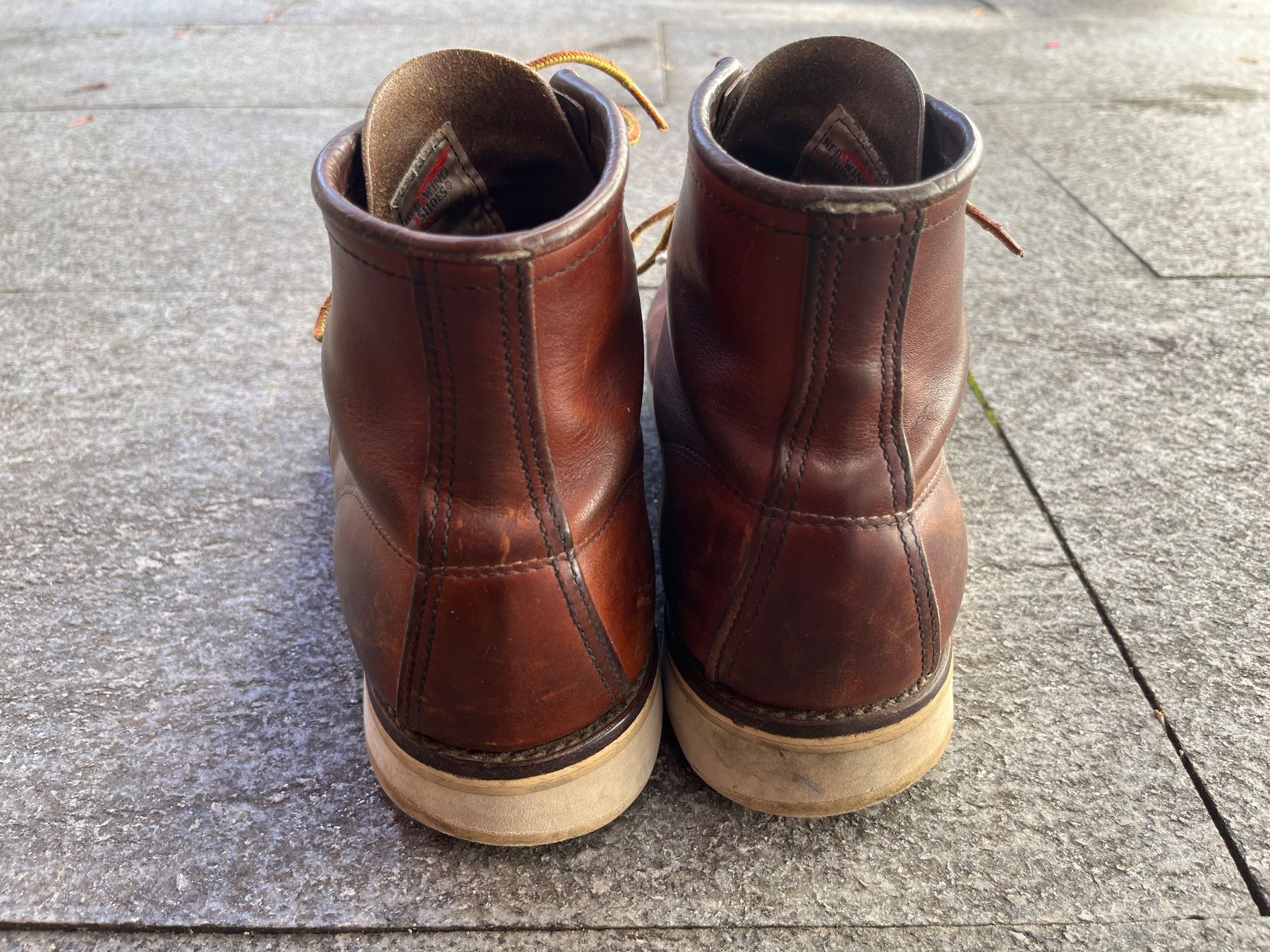 Red Wing Herrenschuhe: Red Wing Moc Toe Boots 45 – Gebraucht aus Bottmingen von Puffsack 5