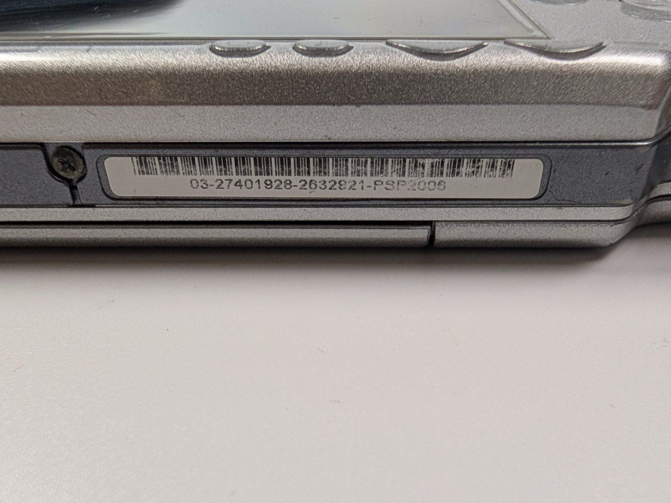 Sony Konsolen: Sony PSP 3006 Silver – Gebraucht aus Ostermundigen von TradeLab 4