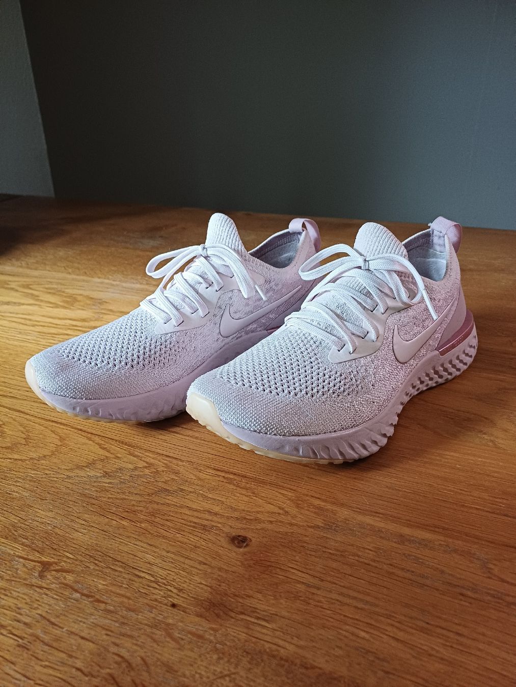 Nike Scarpe da donna: ++ NIKE Epic React Flyknit Gr. 39 ++   – Nuovo (secondo la descrizione) da Kreuzlingen venduto da jen_xdg7 6