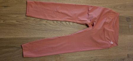 Yoga-Hose in Rostfarbe 