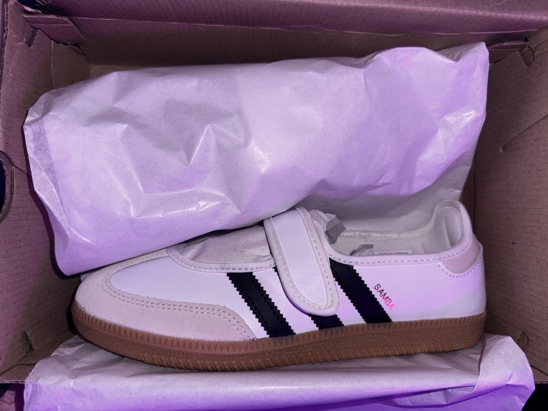 Adidas Damenschuhe: Adidas Samba Jane – Gebraucht aus Sion von bry_y9r5