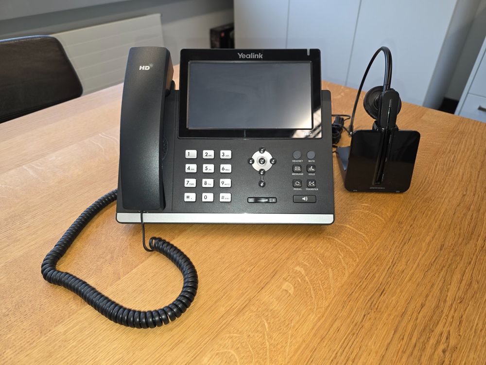Spannende Telefon Mit Headset Bilder