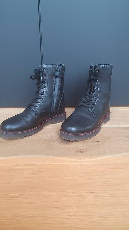 Schuhe für Mädchen: Winterstiefel | Grösse 34 | elegant & wie neu – Gebraucht aus Kirchberg BE von bvonallmen 1