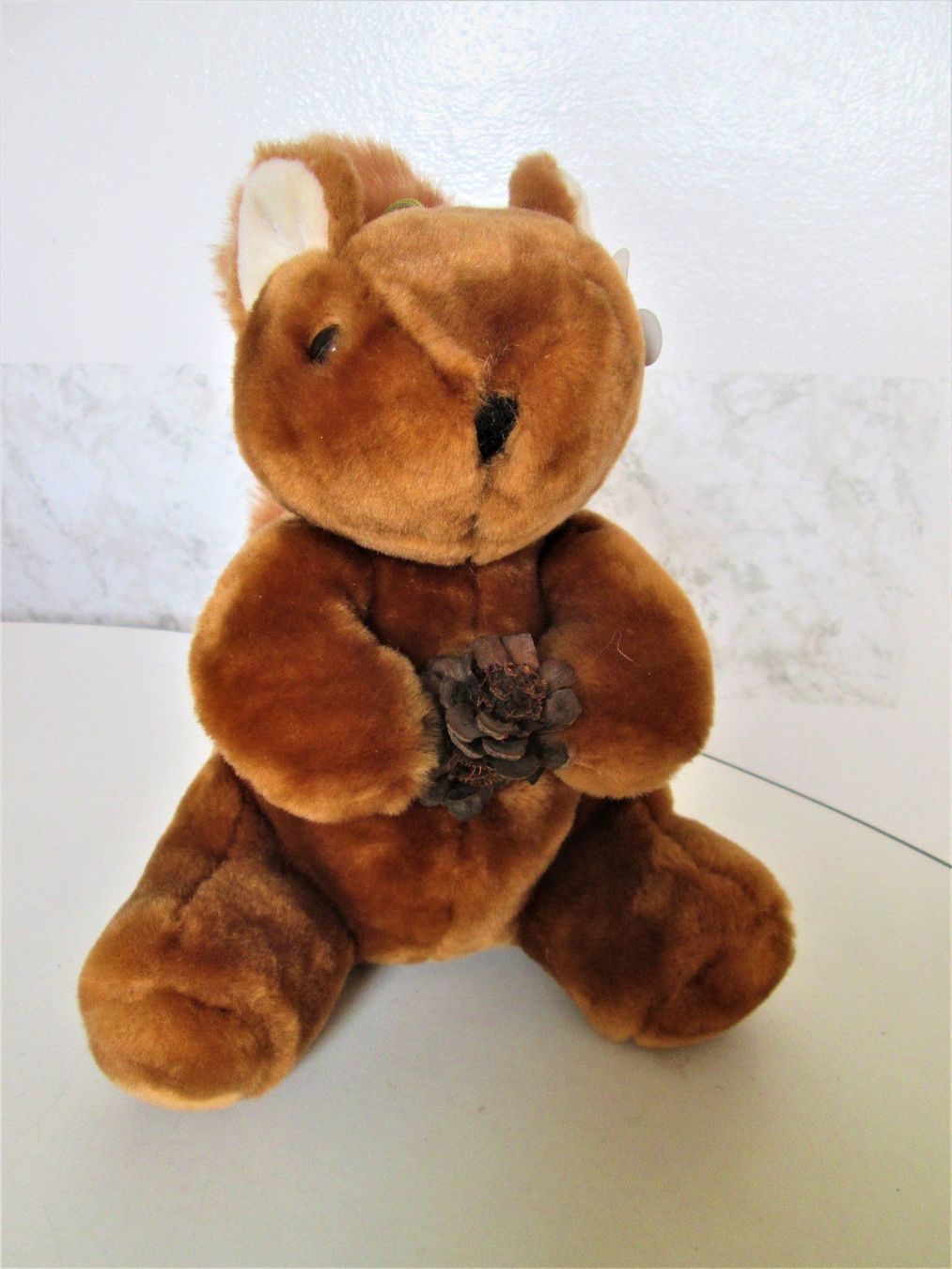 Jouets: Neues Plüsch-Eichhörnchen – Neuf avec emballage d'origine à Sementina par babucia 1