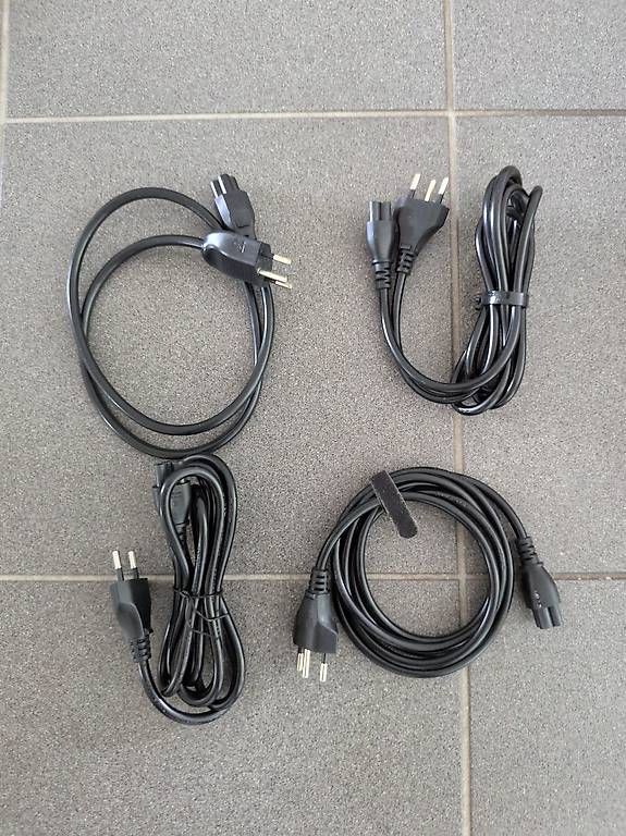 Tutti gli attrezzi: Adapter, Gerätekabel & antistatische Verpackungen – Usato da Luzern venduto da distract 4