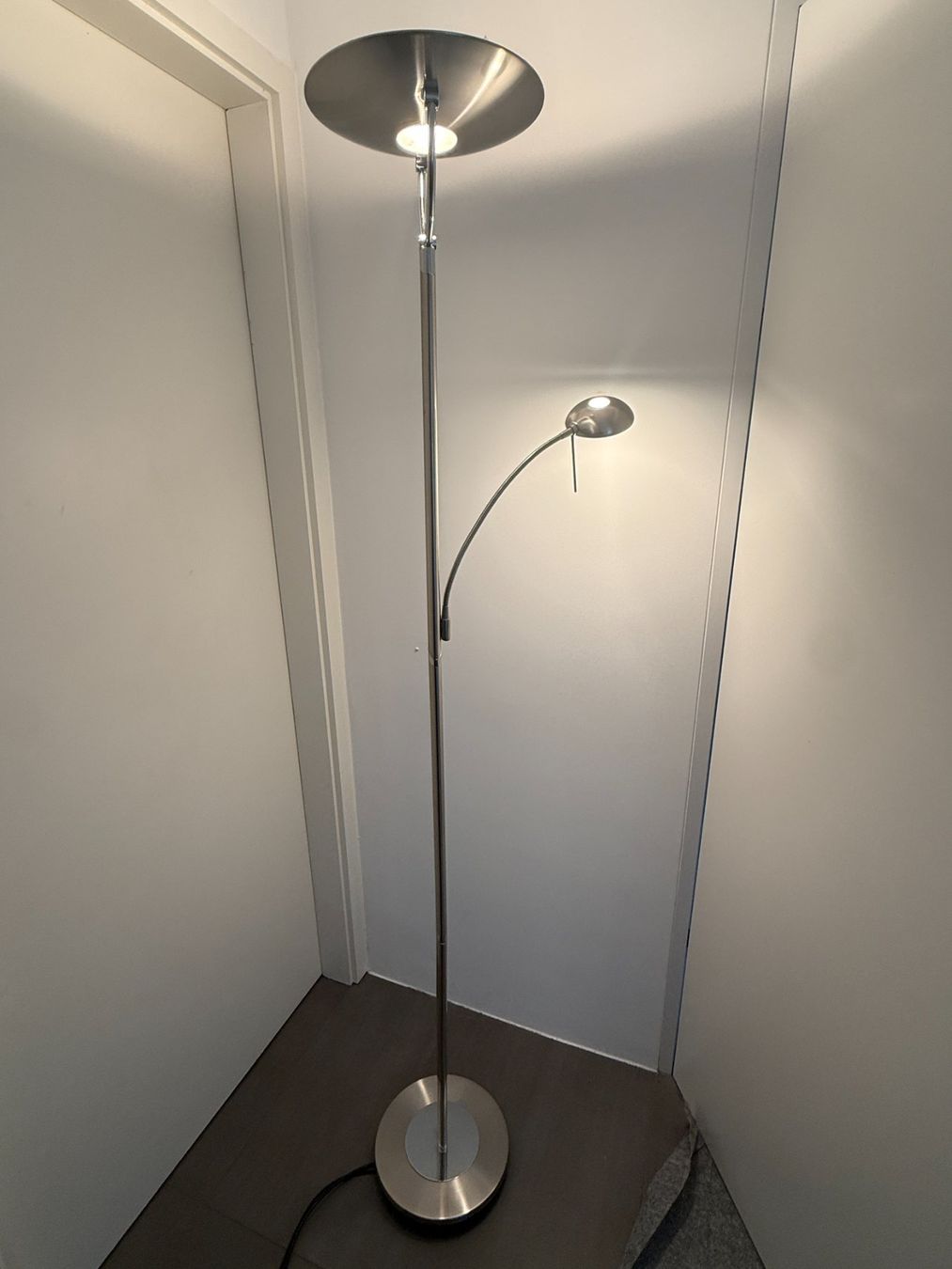 Lampade: Lampadaire design Luminart avec réglage intensité – Usato da Founex venduto da MaevaMatahi
