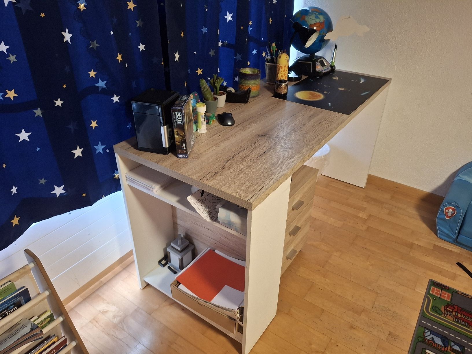 Scrivanie: Schreibtisch mit Schubladenstock – Usato da Reutigen venduto da IG-88 1