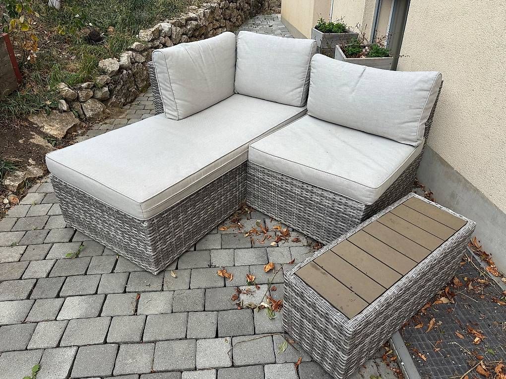 Sofas: Salon de jardin – Gebraucht aus Longirod von Fabricelli
