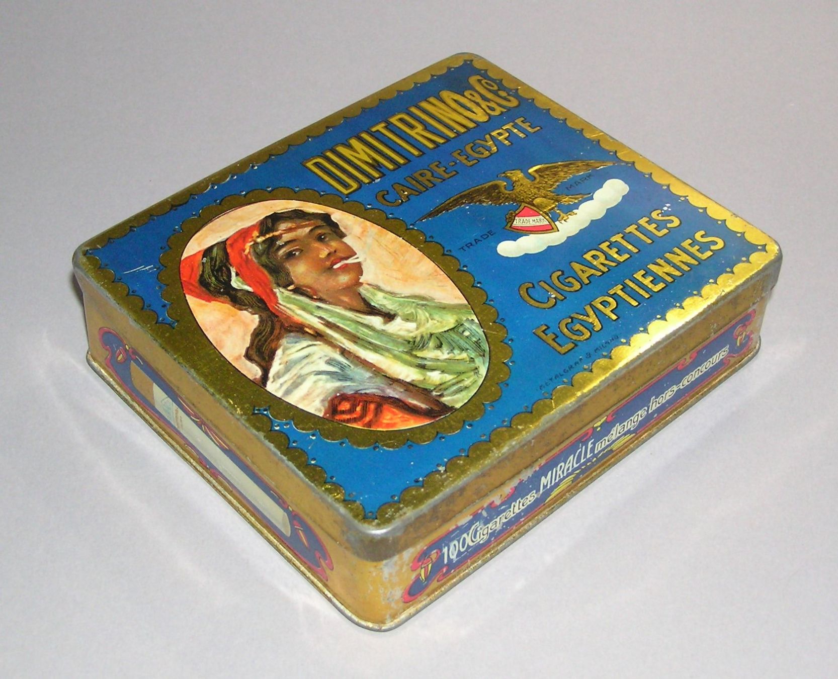 Sonstige Dekorationen & Accessoires: ALTE BLECHDOSE DOSE DIMITRINO CO. CIGARETTES EGYPTIENNES – Gebraucht aus Grenchen von  6