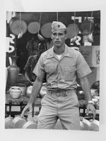 Grosse Foto 1966 Sean Flynn in 5 gars pour singapur