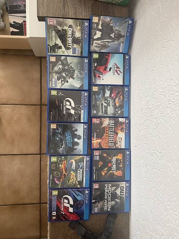 Sony Console: Ps4 blanche 2 manettes 13 jeux – Usato da Roche VD venduto da jdm1896 2
